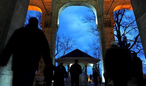 Zurich Tepesi'nde Sabahın İlk Işıklarıyla Uyanmak İçin Muhteşem Bir Görüntü!