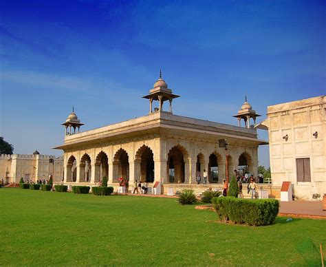 Shah Jahan Mosque'nin Muhteşem Mimarisini ve Tarihsel Önemini Keşfedin!